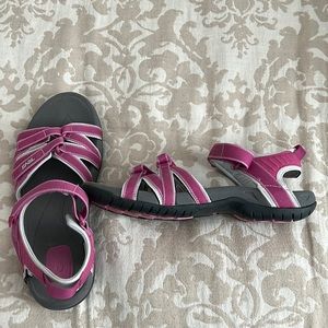 Teva Tirra sandals size 8.5